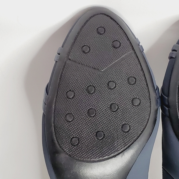 Life Stride Pascal Dress Pump - Picture 8 of 10